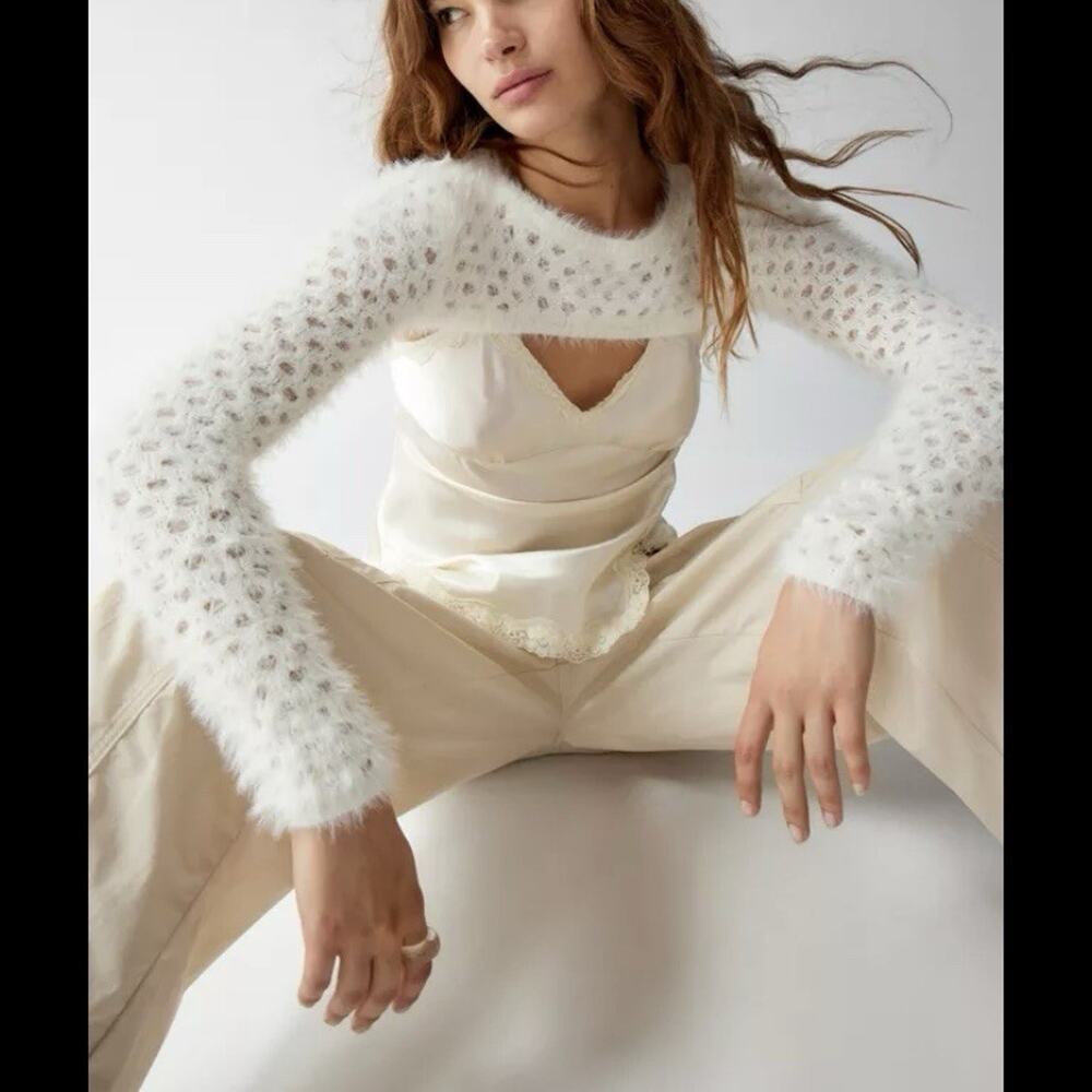 Urban Outfitters‎ UO White Fuzzy & Soft Long Sleeve Top Open Knit Shrug XS